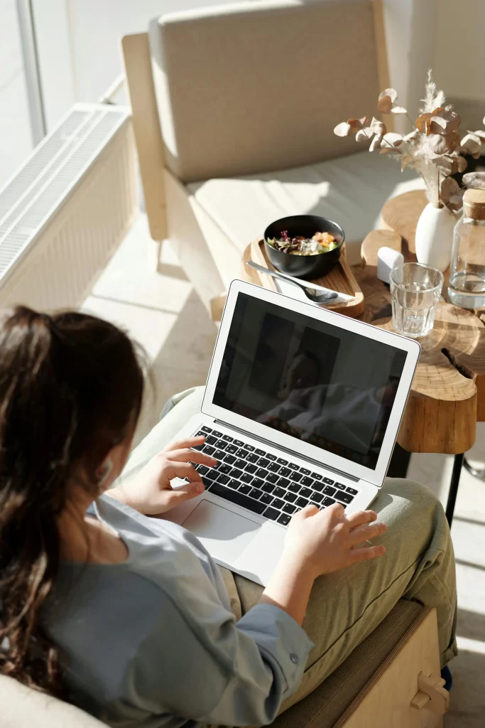 Online Hypnotherapist UK with Artemiz Hypnotherapy